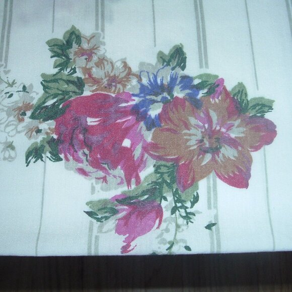 Vintage Other - 2 Vintage Queen Cottagecore Pillowcases Purple Roses Floral  likely Percale